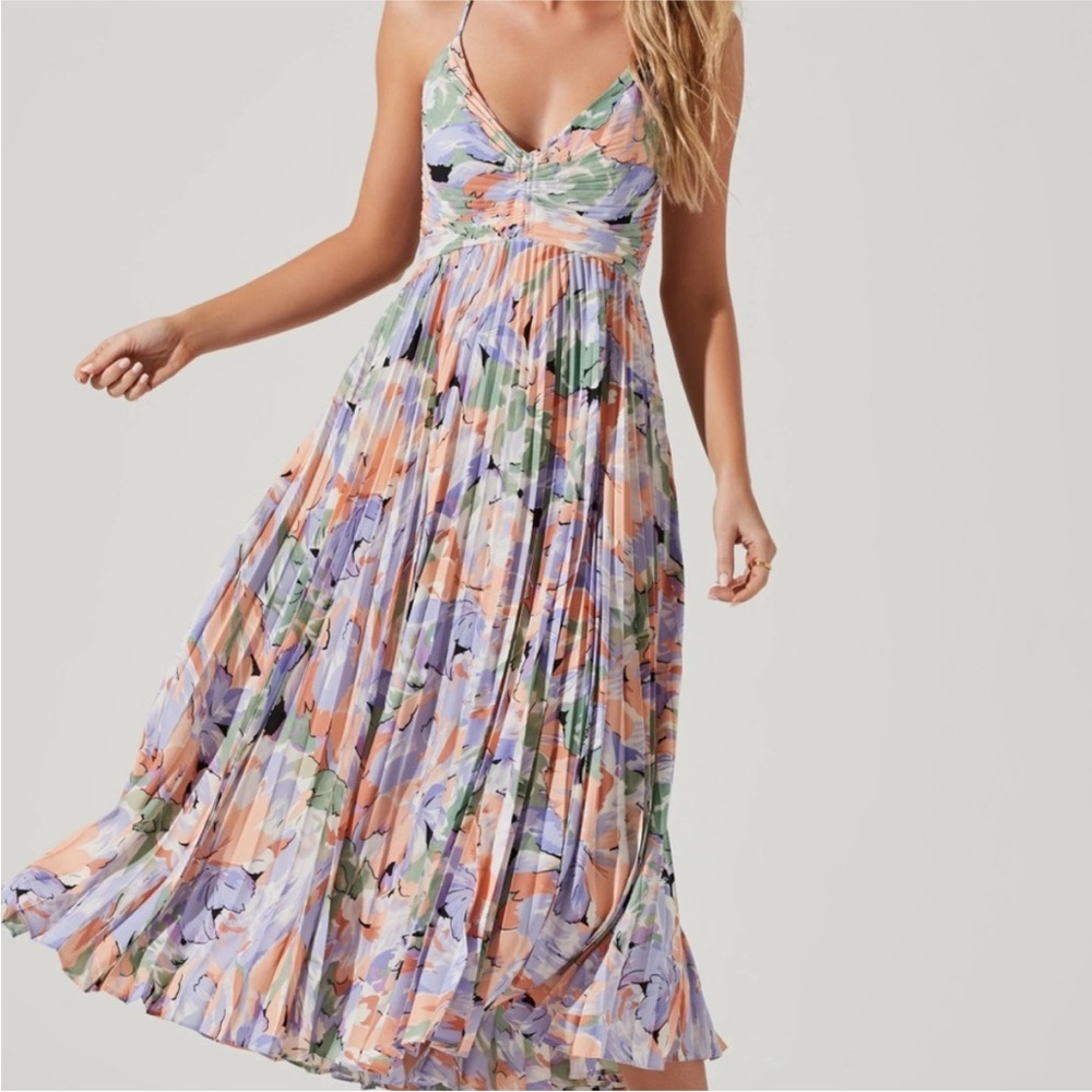 ASTR the label Blythe Floral Plisse Midi Dress